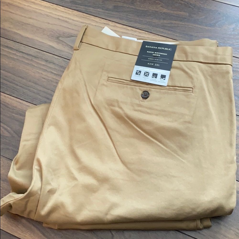 Banana Republic Men's Tan Chinos